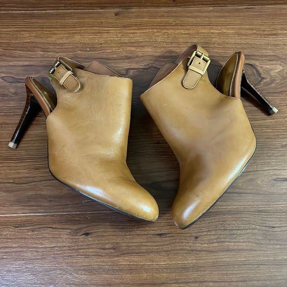 Lauren Ralph Lauren Slingback Heels - Picture 1 of 5